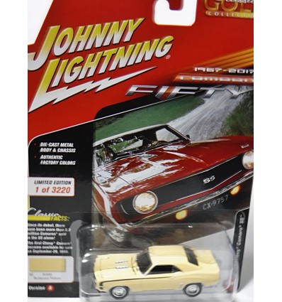 Johnny Lightning Classic Gold - 1969 Chevrolet Camaro SS