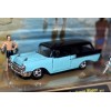M2 Diorama Sets - 1957 Chevrolet 150 Handyman Wagon Beach Diorama Set