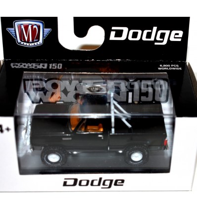 M2 Machines Auto-Thentics - 1978 Dodge 150 Power Wagon Pickup Truck