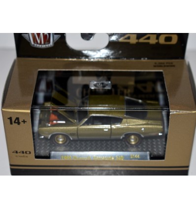 M2 Machines Auto-Thentics - Error Car - 1969 Plymouth Barracuda 340