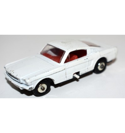 Matchbox Regular Wheels (8E-1) Ford Mustang 2+2 Fastback