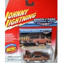 Johnny Lightning Muscle Cars USA - 1967 Plymouth Barracuda