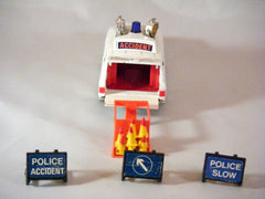 Corgi (461) Range Rover Vigilant Police Truck with Accessories
