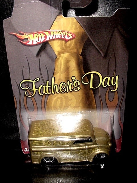 Hot Wheels Happy Fathers Day Divco Dairy Delivery Milk Truck