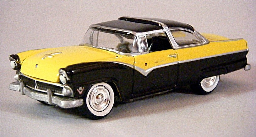 Johnny Lightning - American Chrome - 1955 Ford Crown Victoria