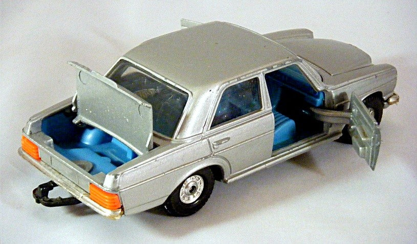 Corgi (285-A-1) Mercedes-Benz 240D Sedan