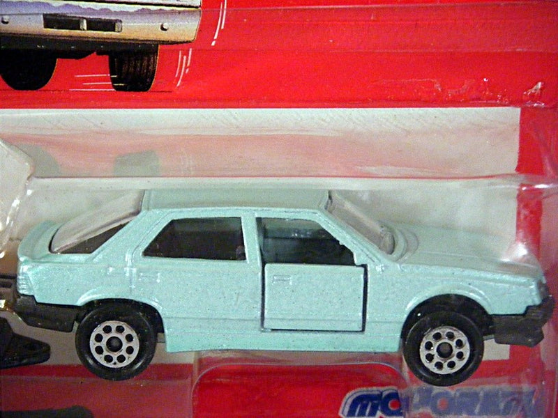 Majorette 300 Series - Renault 2.5 Sedan and Glider Trailer