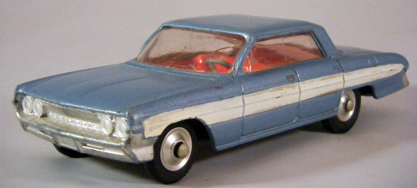 Corgi (235-A) Oldsmobile Super 88 Sedan