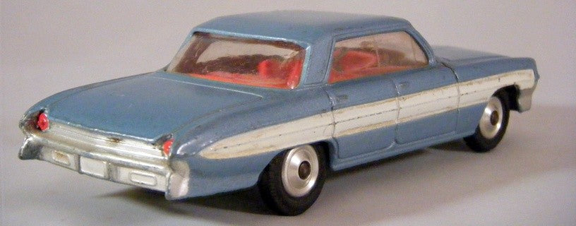 Corgi (235-A) Oldsmobile Super 88 Sedan