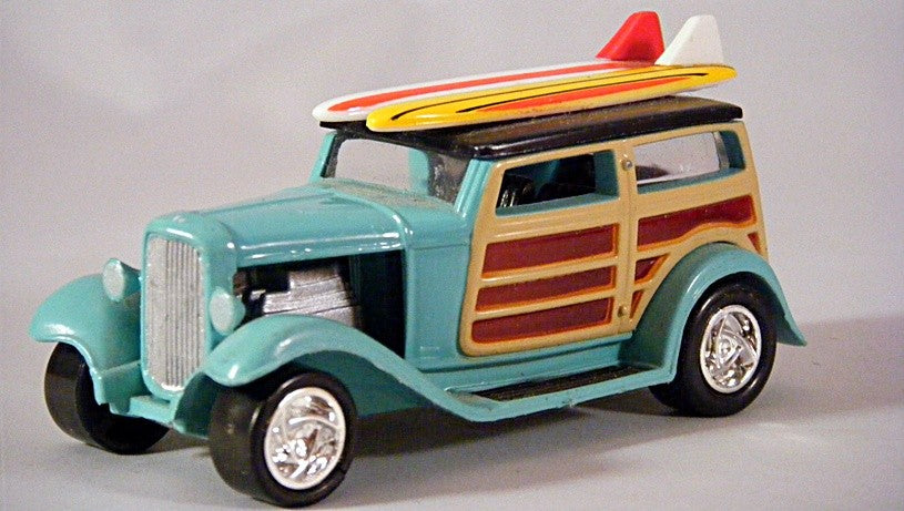 Johnny Lightning Surf Rods - Finks Speedwagon Model A Ford Woody