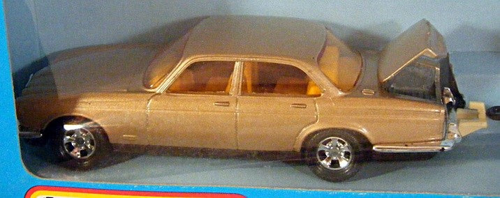 Matchbox Superkings (K-69-8) Jaguar XJ6 & Caravan Trailer