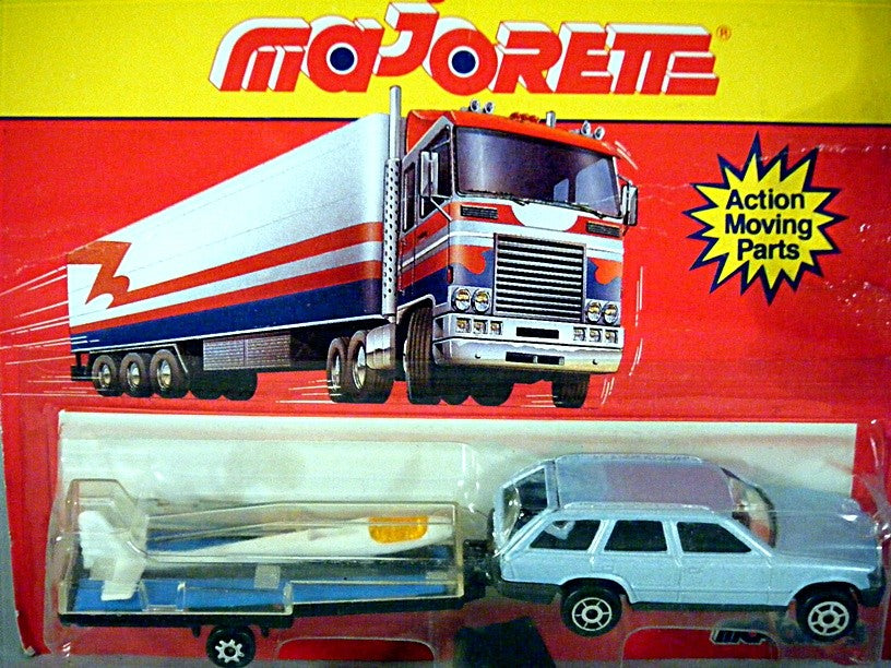 Majorette - Mercedes-Benz 300 Station Wagon and Glider Set
