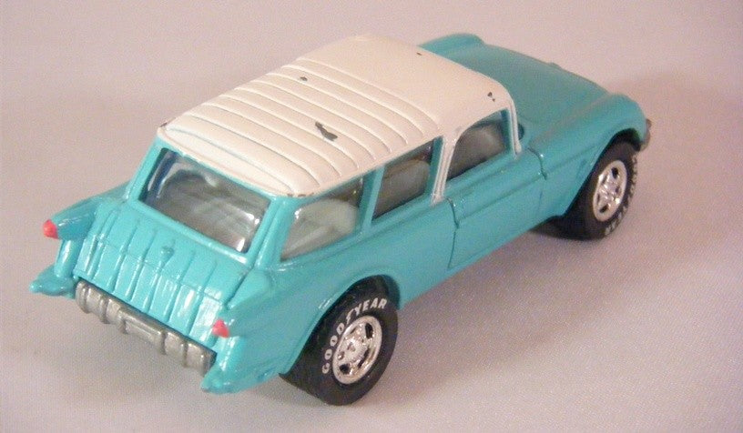 Johnny Lightning Classic Customs Corvettes – 1954 Chevrolet Corvette Nomad  