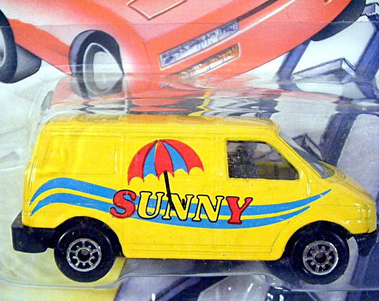 Maisto Turbo Threads Series - Volkswagen Caravelle Van