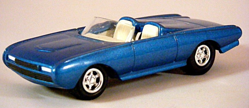 Johnny Lightning 1962 Ford Thunderbird Custom