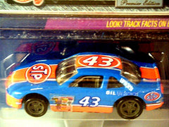 Hot Wheels NASCAR Pro Circuit - Richard Petty STP Pontiac Grand Prix 