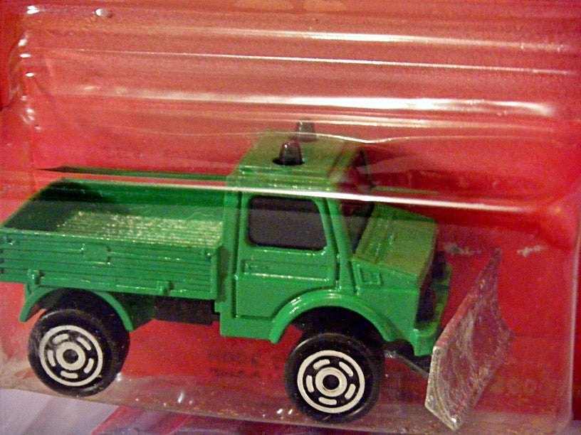 Majorette 200 Series - Mercedes-Benz Unimog Snow Plough