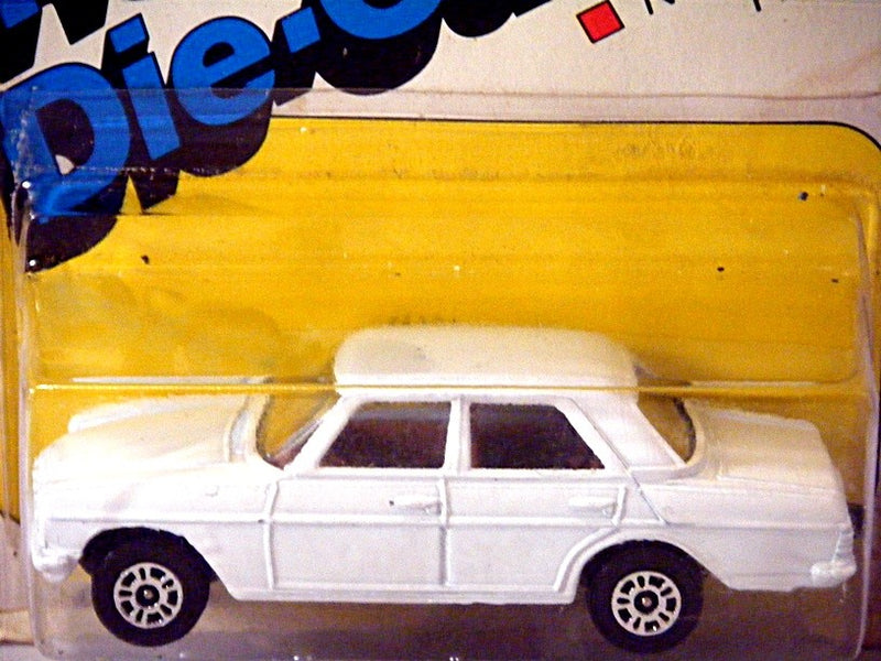 Corgi Juniors - Mercedes-Benz 240D Sedan