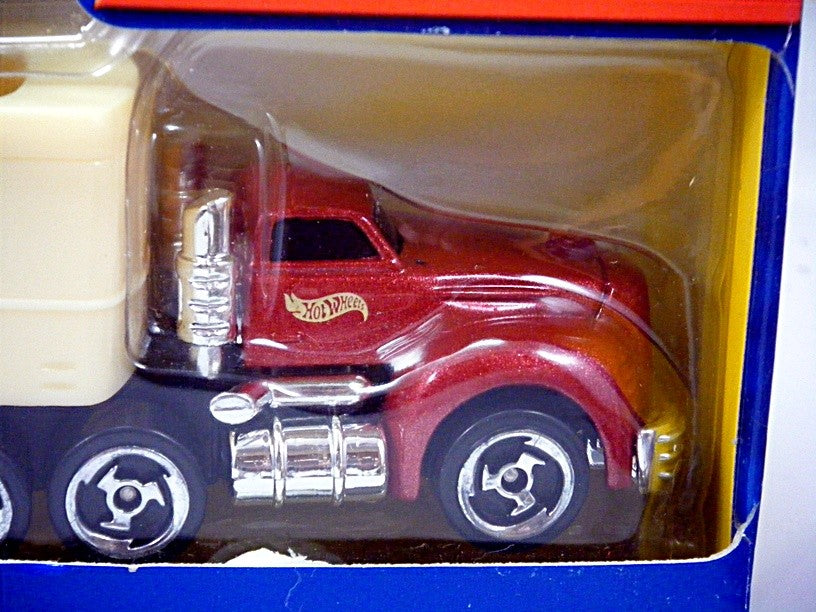 Hot Wheels Pavement Pounders - 1957 Chevy Belair and Transporter