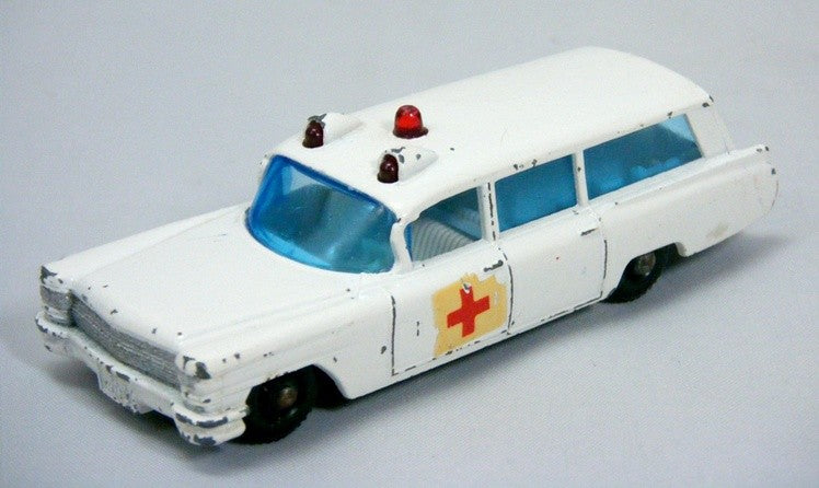 Matchbox Regular Wheels (54B) S&S Cadillac Ambulance