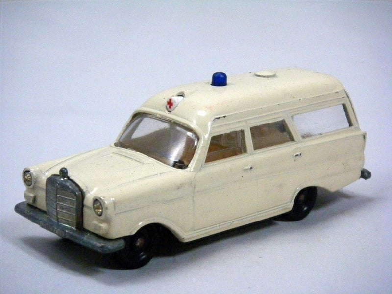 SIKU (233) - Mercedes-Benz Binz Ambulance