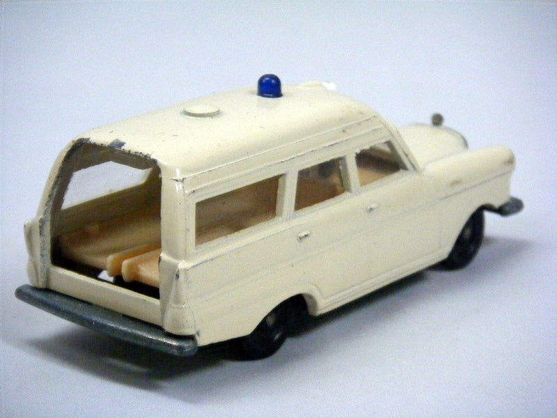 SIKU (233) - Mercedes-Benz Binz Ambulance