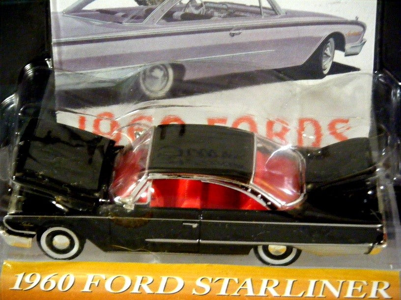 Ertl American Muscle Series - 1960 Ford Starliner