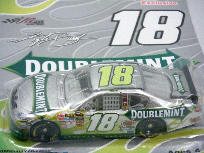Lionel - Joe Gibbs Racing - Kyle Busch Doublemint Toyota Camry NASCAR Stock Car