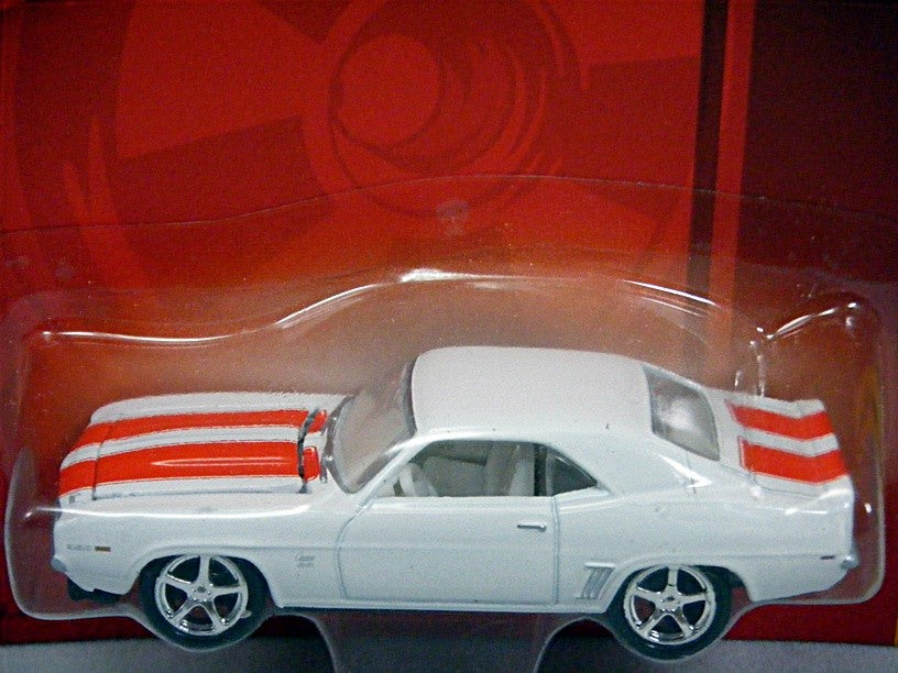 Johnny Lightning Forever 64 R-2 1969 Chevrolet Camaro SS