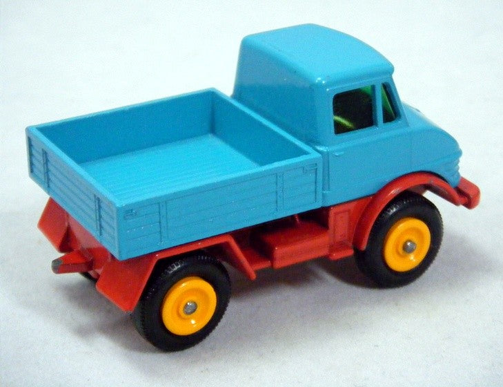 Matchbox Regular Wheels - Mercedes-Benz Unimog