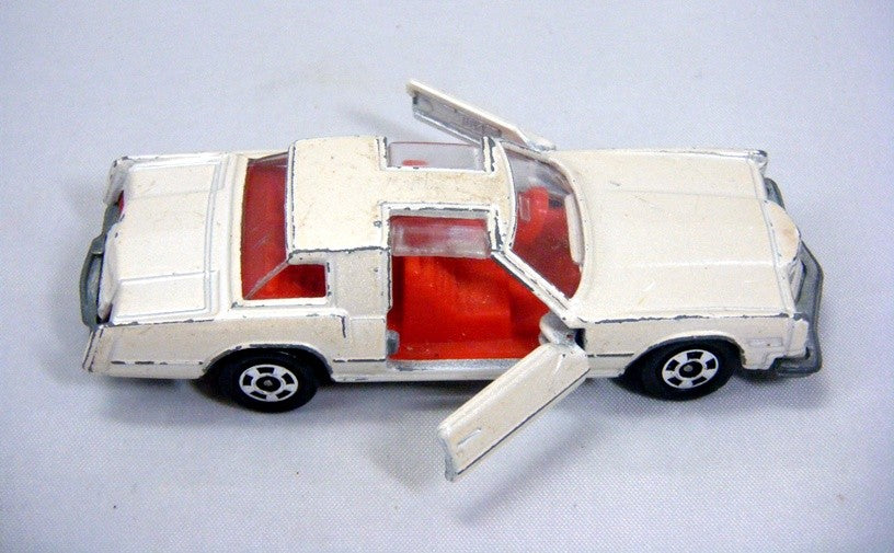 Tomica (F64) Oldsmobile Toronado XSR 