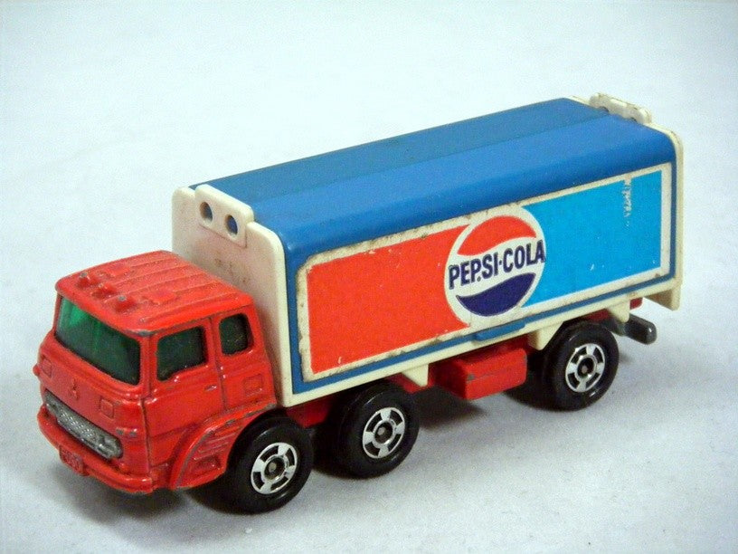 Tomica (No7) Fuso Pepsi Cola Delivery Truck
