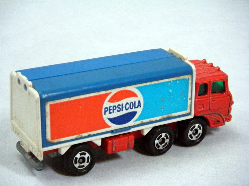 Tomica (No7) Fuso Pepsi Cola Delivery Truck