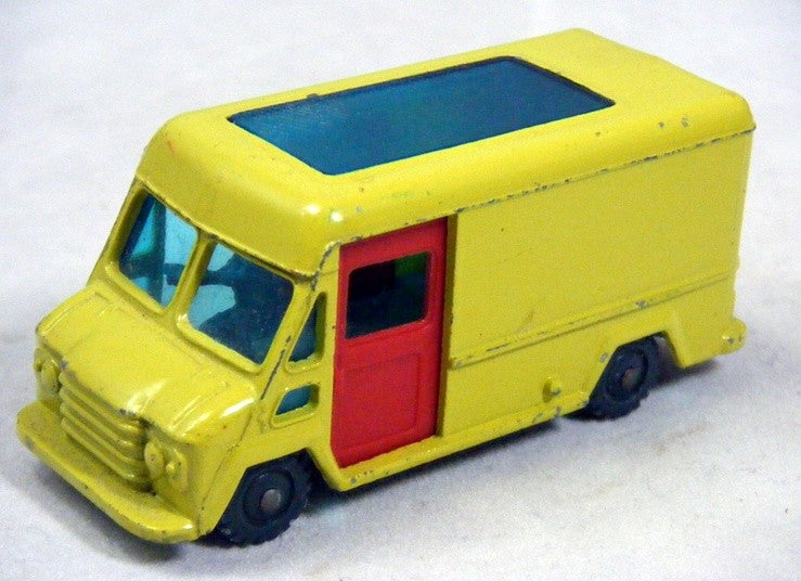 Husky - Commer Walk Thru Van