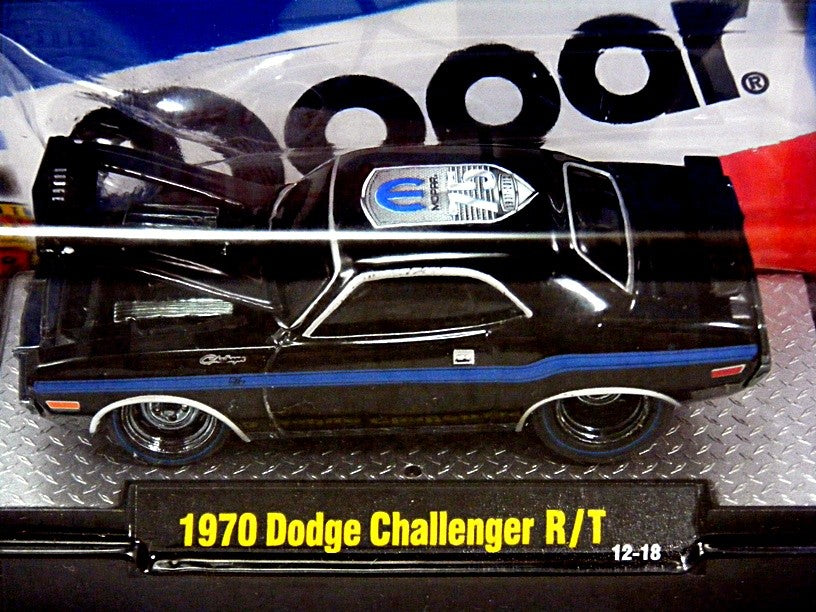 M2 Machines Auto Dreams - 75th Anniversary 70 Dodge Challenger R/T