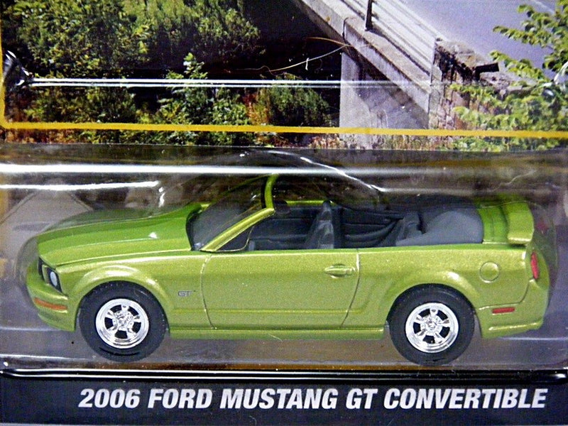 Greenlight County Roads - 2006 Ford Mustang GT Convertible