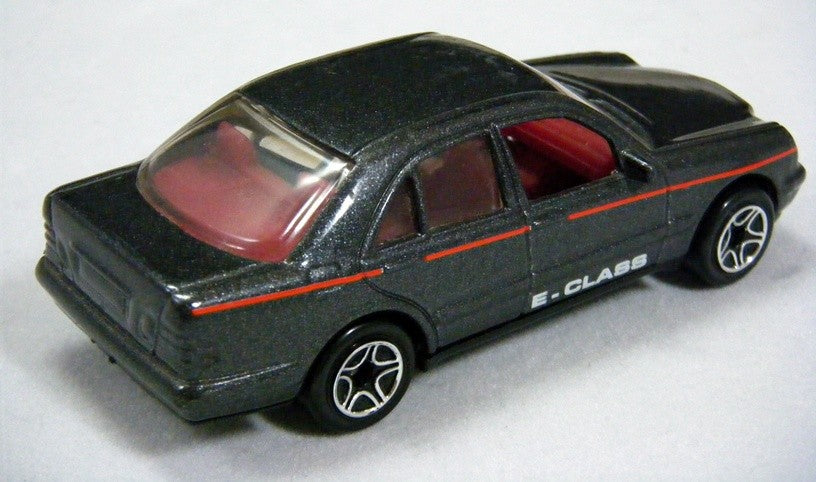 Matchbox - Mercedes-Benz E-Class Sedan