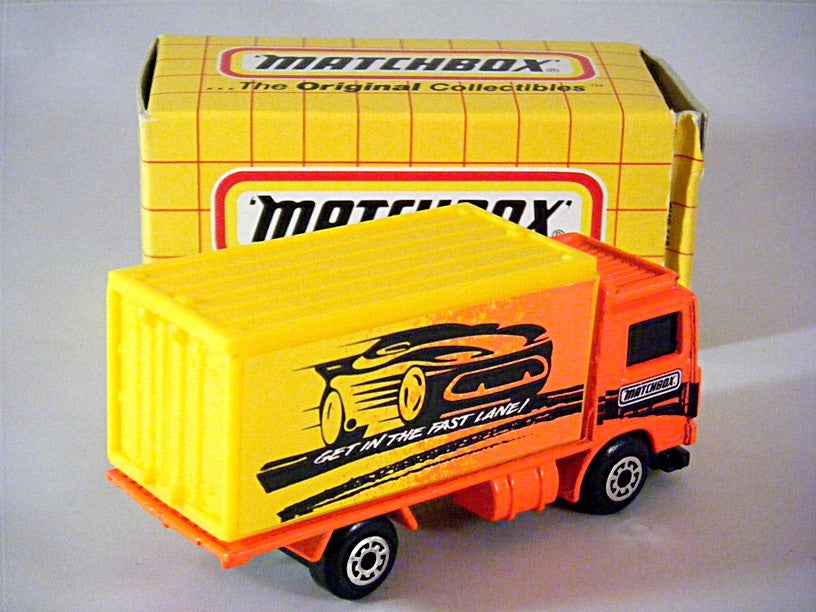 Matchbox - Volvo Container Truck - MB Fastlane