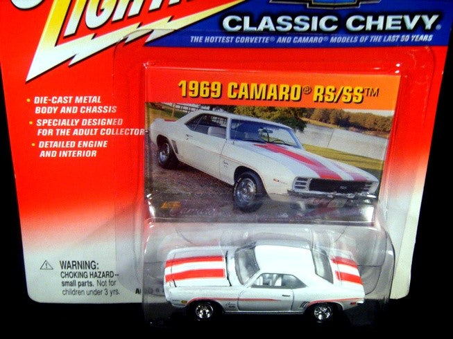 Johnny Lightning Classic Chevy - 1969 Chevrolet Camaro RS/SS