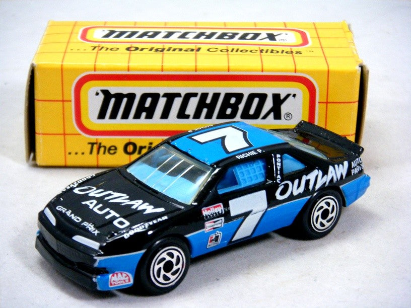  Matchbox - Outlaw Auto Pontiac Grand Prix NASCAR Stock Car