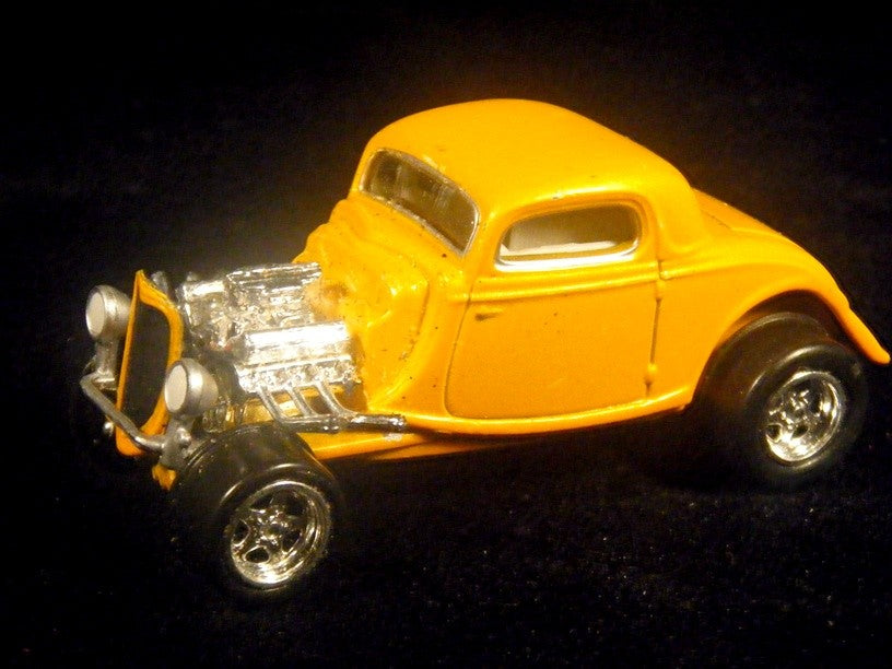 Johnny Lightning Junkyard: 32 Ford Deuce Coupe