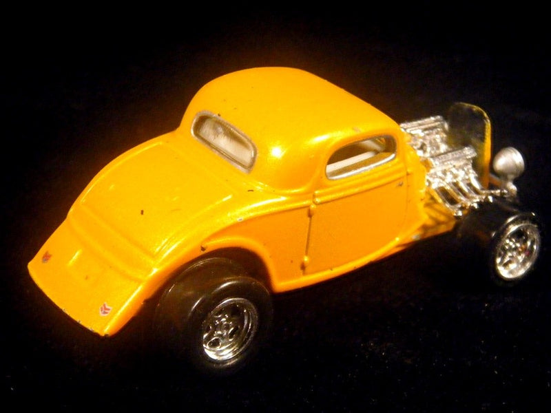 Johnny Lightning Junkyard: 32 Ford Deuce Coupe