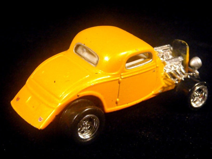 Johnny Lightning Junkyard: 32 Ford Deuce Coupe