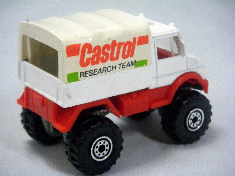 Hot Wheels - Mercedes-Benz Castrol Unimog