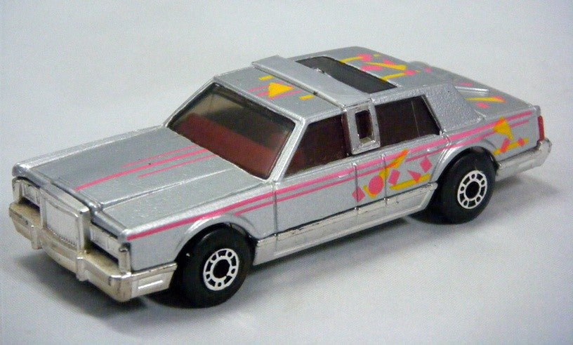 Matchbox Dream Machines - Lincoln Town Car