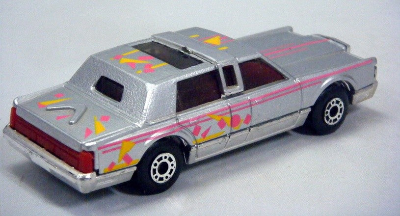 Matchbox Dream Machines - Lincoln Town Car