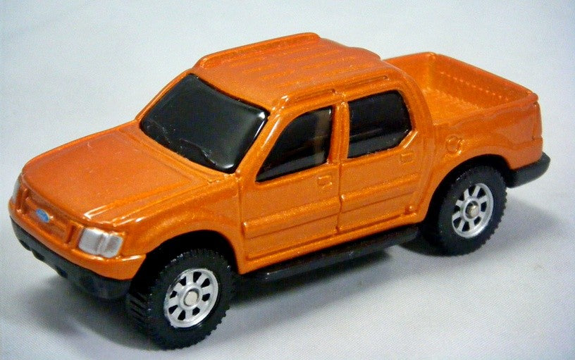 Maisto Adventure Wheels - Ford Explorer Sport Trac Pickup Truck