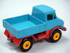 Matchbox Regular Wheels - Mercedes-Benz Unimog