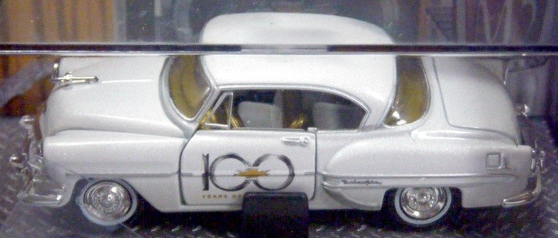 M2 Machines Auto Dreams - Chevrolet 100th Anniversary - 1954 Chevrolet Bel Air