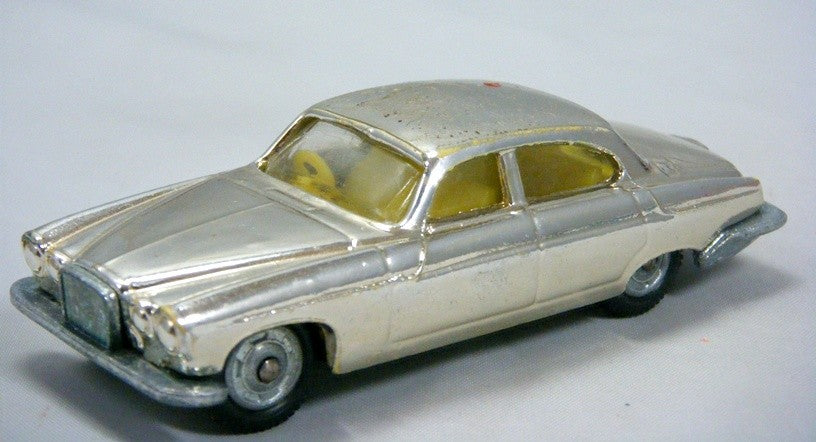 Husky: Jaguar Mark X Sedan